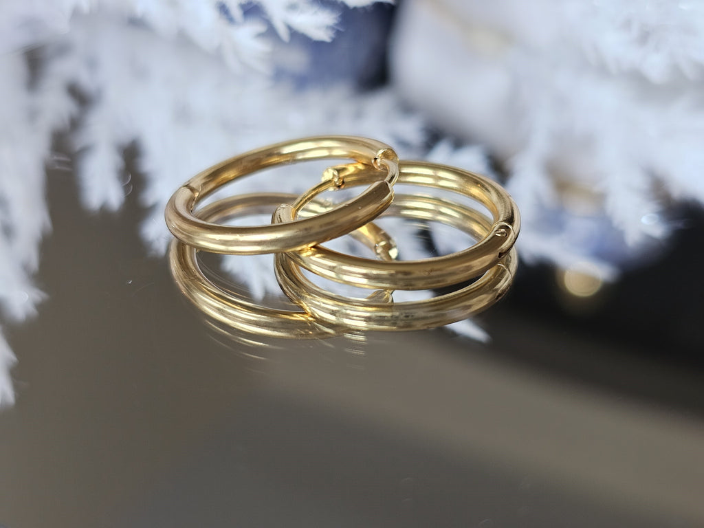 Medium Simple Hoop Earrings