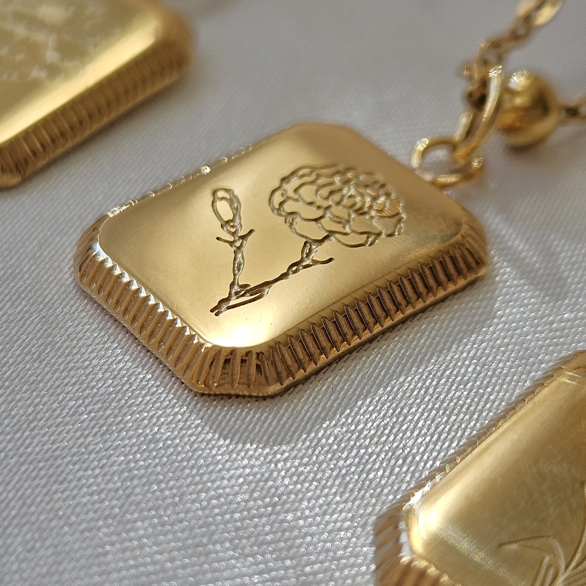 Birth Month Necklace – Personalized Floral Birthstone Pendant